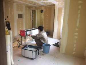 クロス仕上げ作業