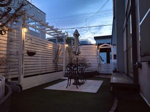 庭とランタン①